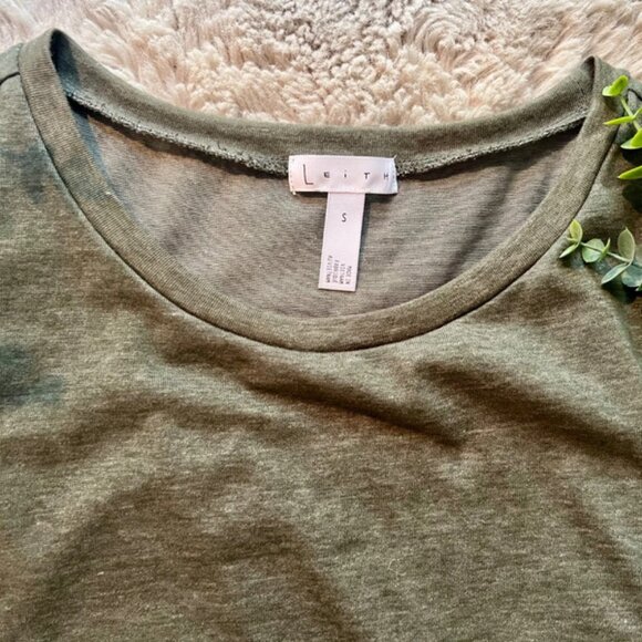 Leith Green Ruched Dress – Size Small, Sleek & Stylish - Picture 3 of 3